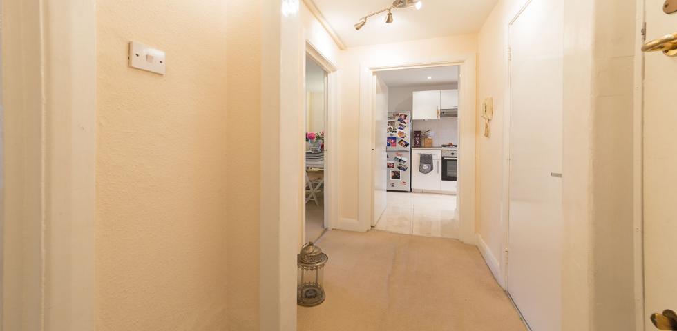 			RECENTLY REFURBISHED , 1 Bedroom, 1 bath, 1 reception Flat			 Sutherland Avenue, MAIDA VALE